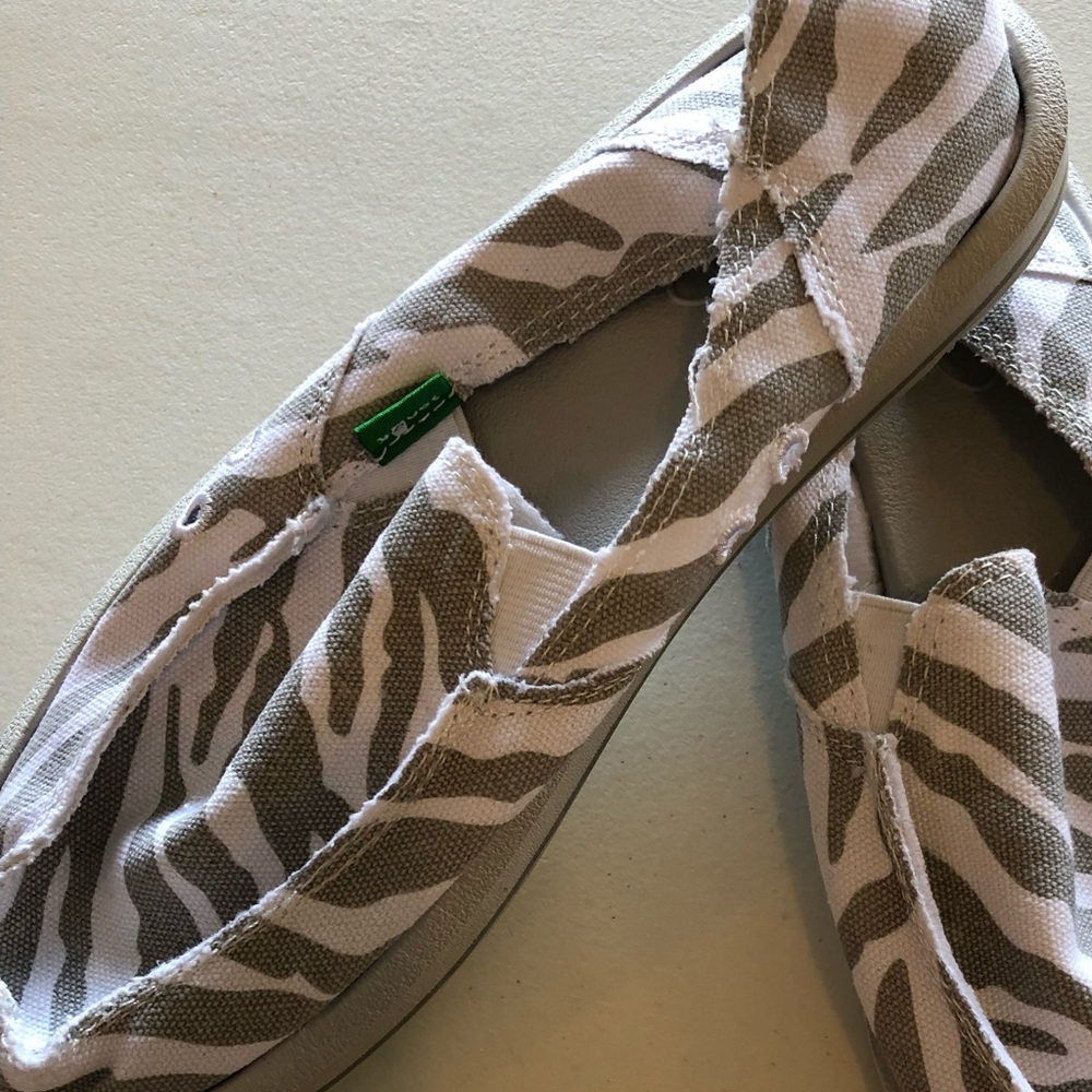 Sanuk women’s shoes.  BRAND NEW- never worn!
